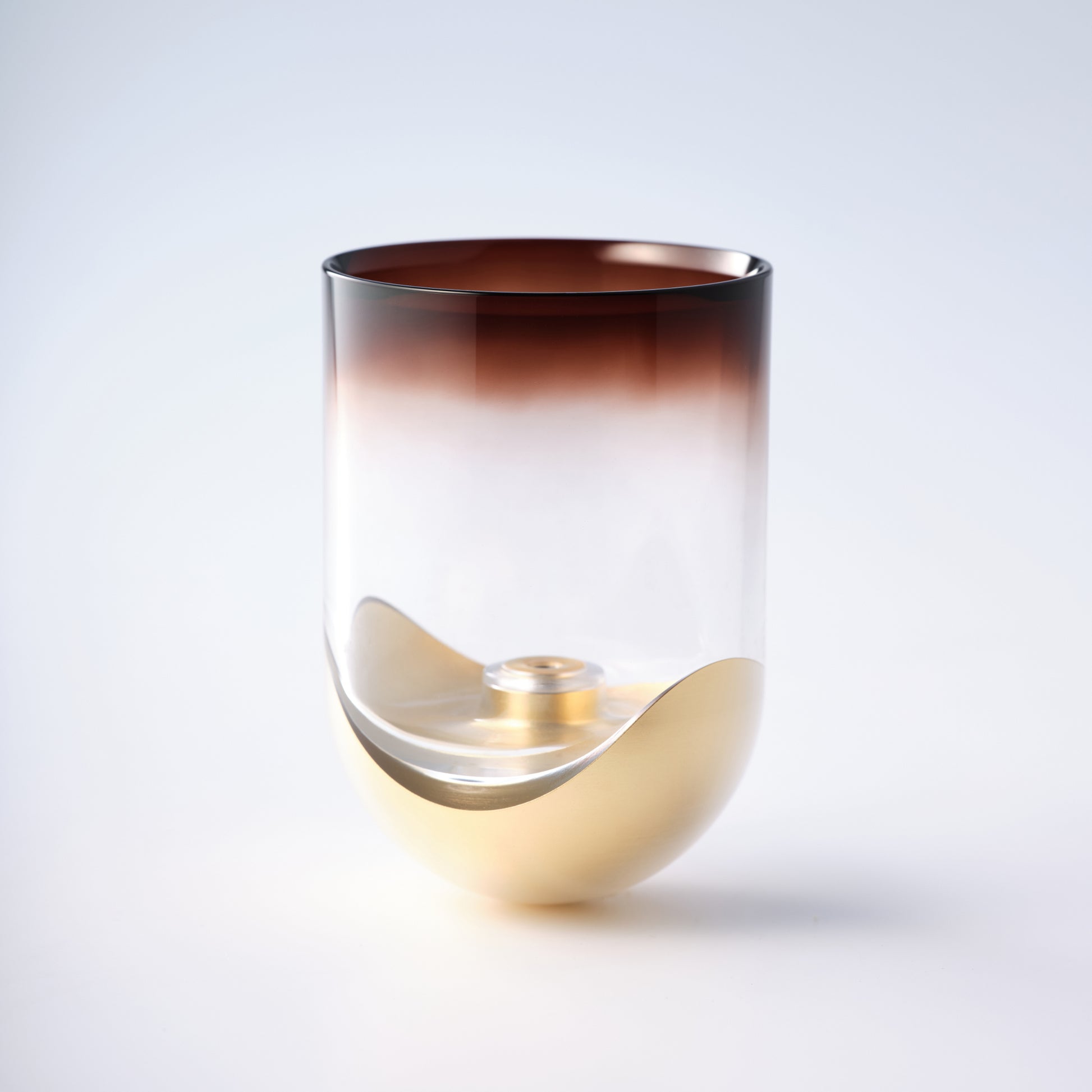 樹脂は茶色のグラデーションで、金属はゴールド色/SESEKI /SE-GG-G-20(色:ゴールド/グロス/茶グラデ)