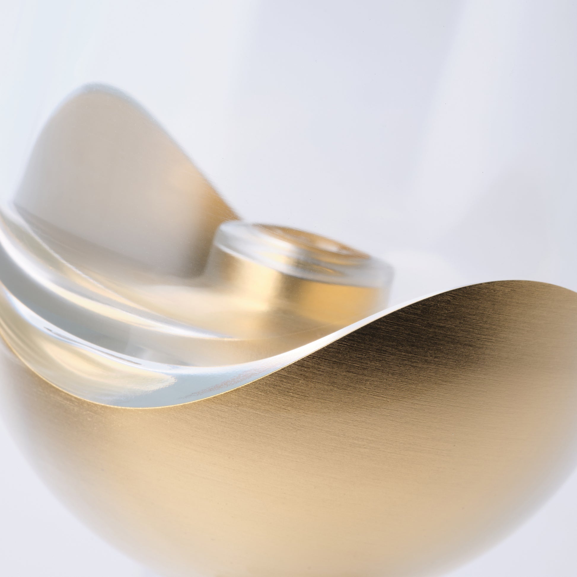 SESEK/SE-GG-P-03(色:ゴールド/グロス/無色)/金属部はゴールド色で樹脂は無色透明/金属部拡大