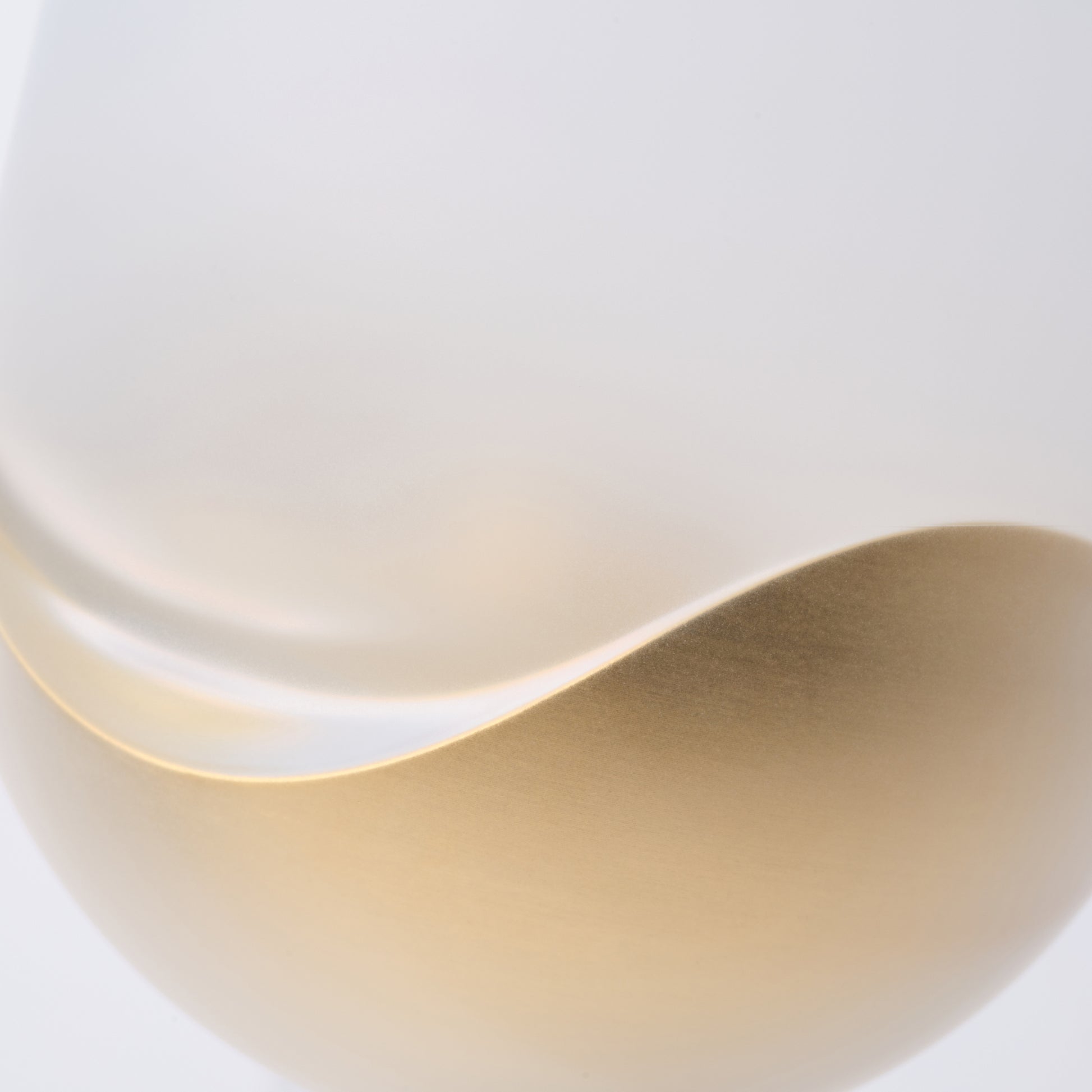 金属部はゴールド色で樹脂は艶消し/SESEKI/SE-GM-P-04(色:ゴールド/マット/無色)/金属部拡大