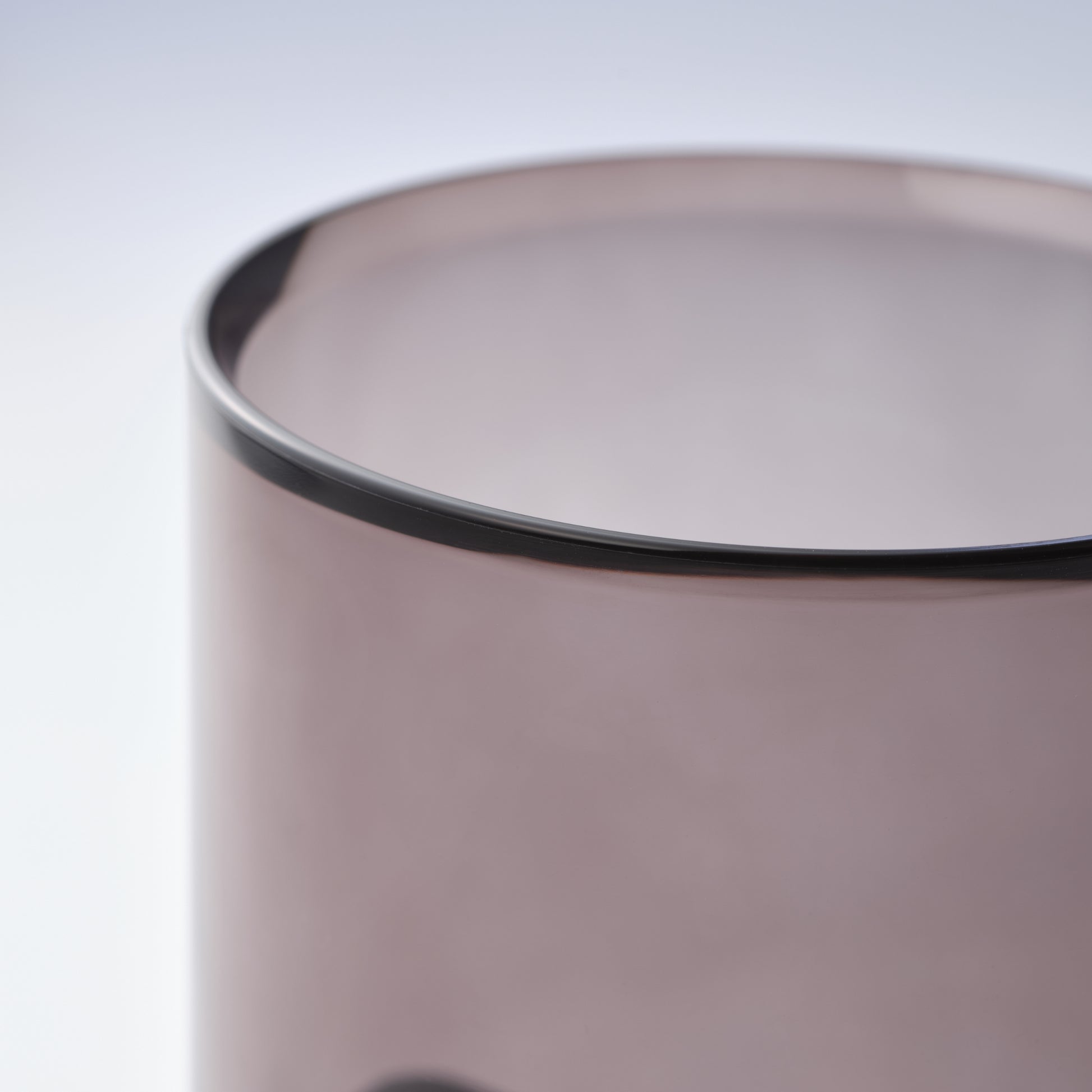 透明で黒色/SESEKI /SE-SG-C-14(色:シルバー/グロス/黒)/樹脂上部拡大