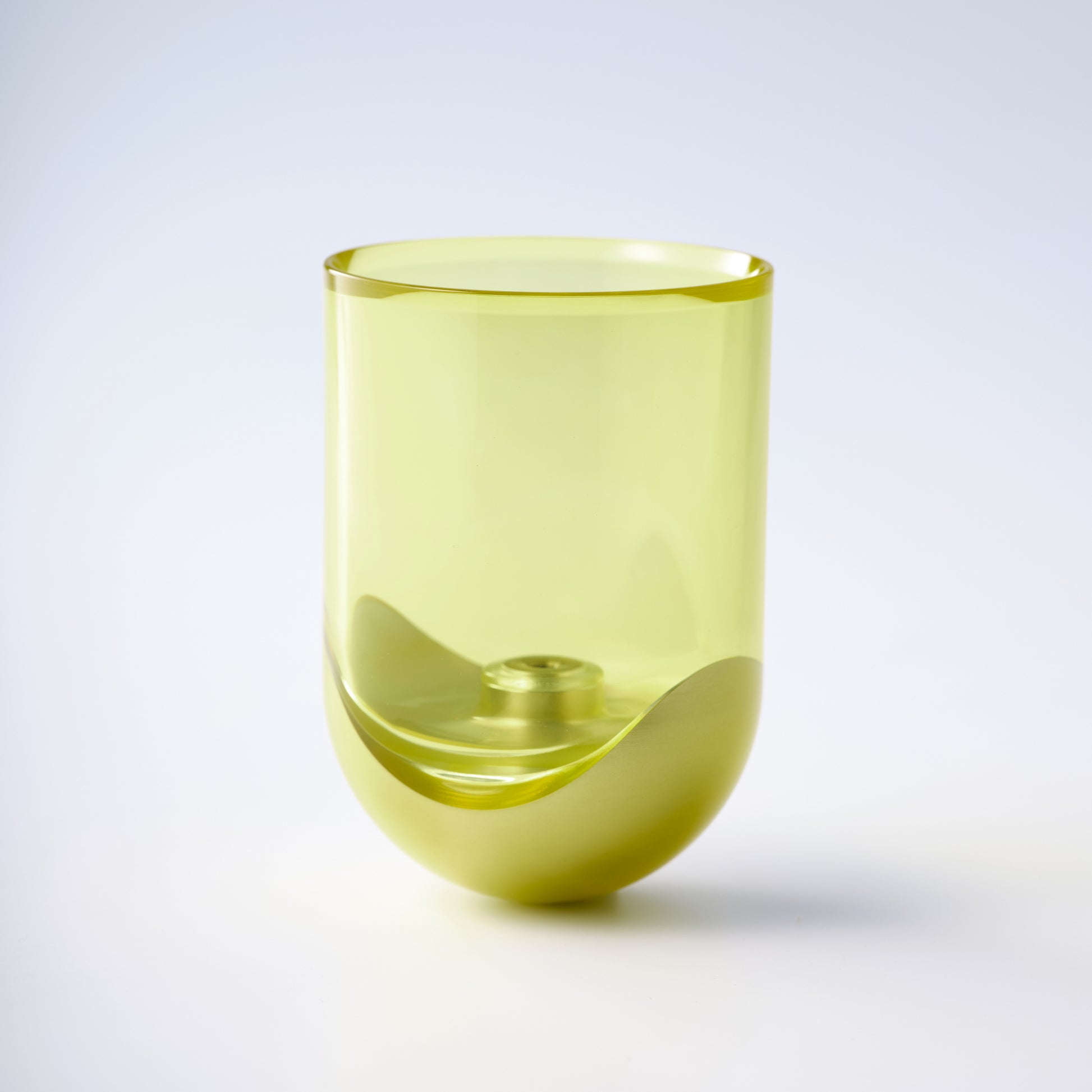 樹脂は透明な黄色で、鋳鉄はシルバー色/SESEKI /SE-SG-C-15(色:シルバー/グロス/黄)