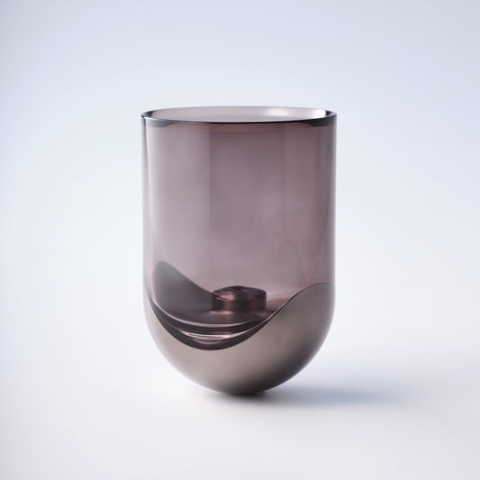 樹脂は透明で黒みがかった色で、鋳鉄はシルバー色／SESEKI ／SE-SG-C-14（色：シルバー／グロス／黒）